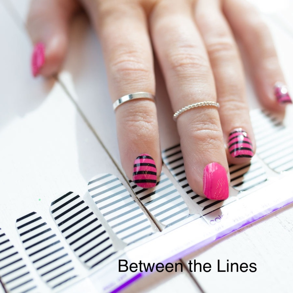 Color Street Nail Strips - Between The Lines